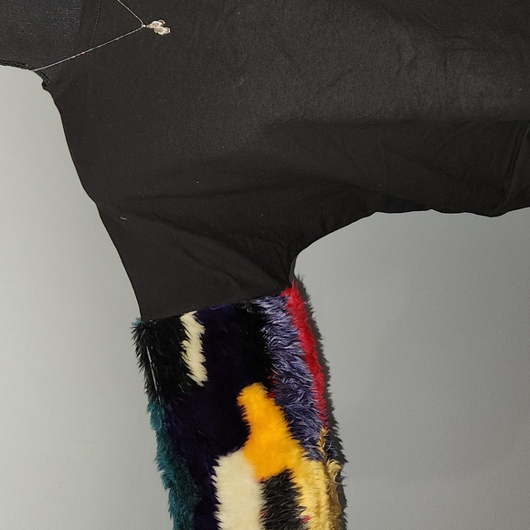 Oversized Medium Sweatshirt - Picture 2 of 8